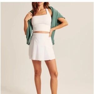 Abercrombie and Fitch White Pleated Women's Athletic Skirt size XS
